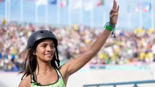 La brasileña Rayssa hace historia de precocidad en unos Juegos