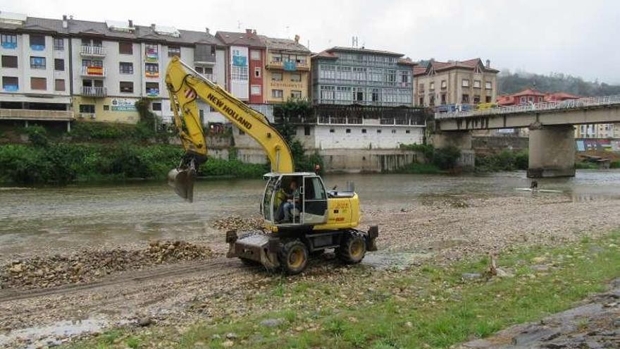 Comienza la instalación de los cepos para la salida del Descenso