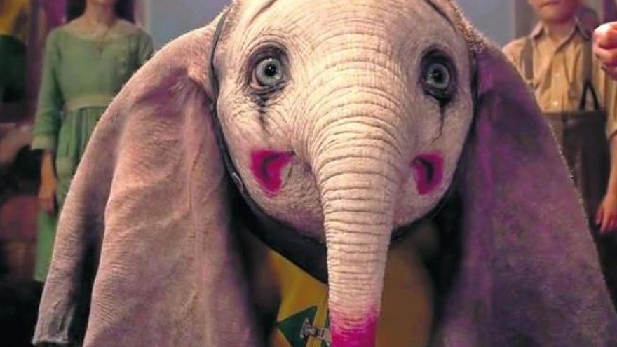 Tim Burton presenta a Dumbo