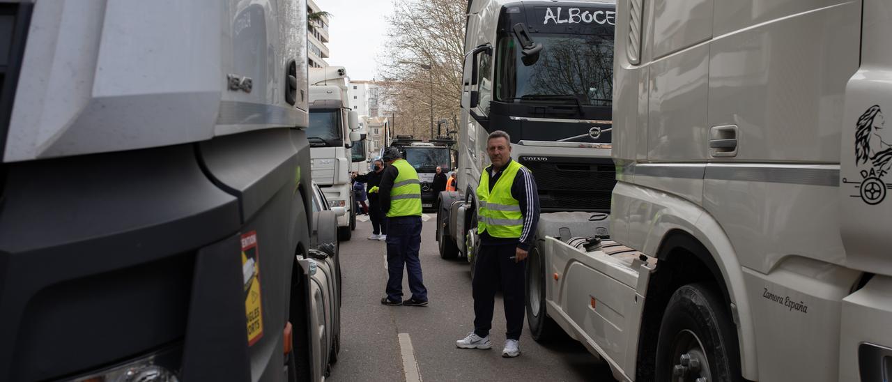 Camioneros durante sus protestas en Zamora