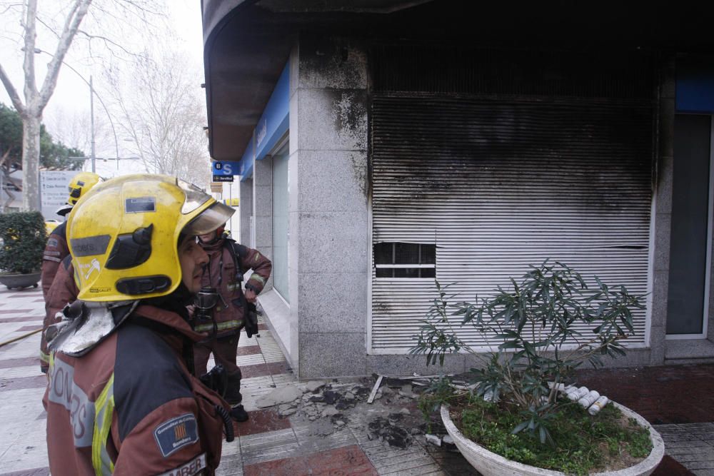 Incendi en un banc de Platja d''Aro
