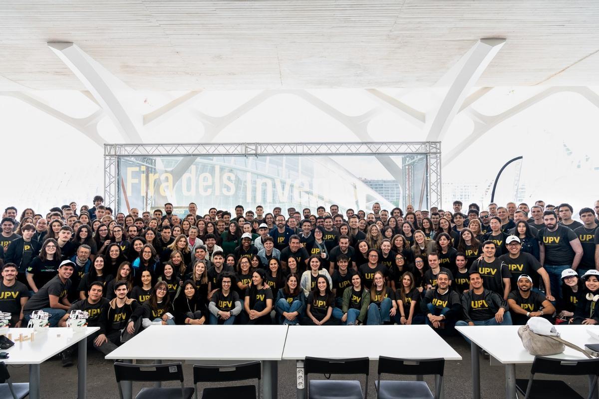 Més de 400 investigadors, investigadores i estudiants de la UPV han col·laborat en la trobada, que ha inclòs 52 tallers i estands interactius amb projectes reals, prototips i innovacions.