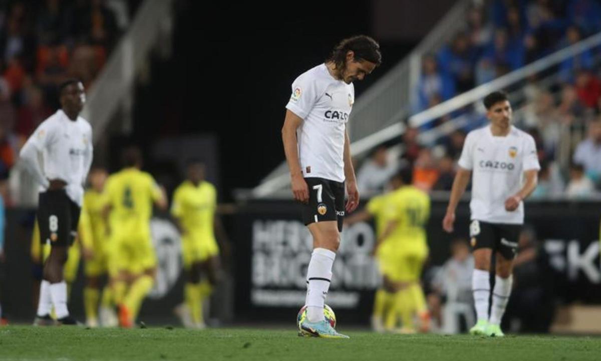 Cavani es uno de los jugadoresque apuntan a salir de Mestallaeste verano.  j.m.lópez | J. M. LÓPEZ