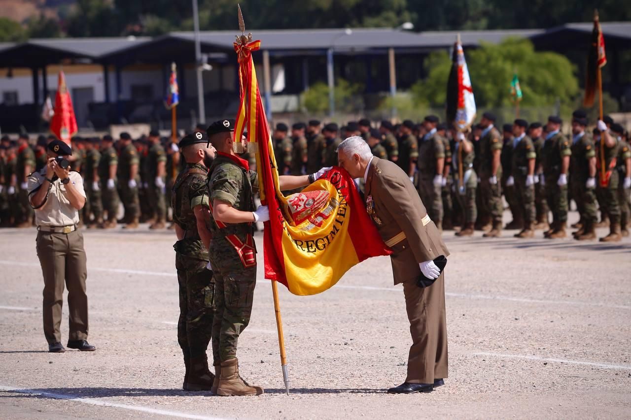 La BRI X celebra su 40º aniversario con una parada militar