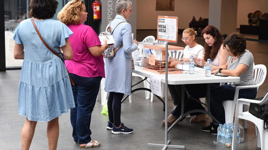 Las mesas electorales cierran con normalidad en Galicia