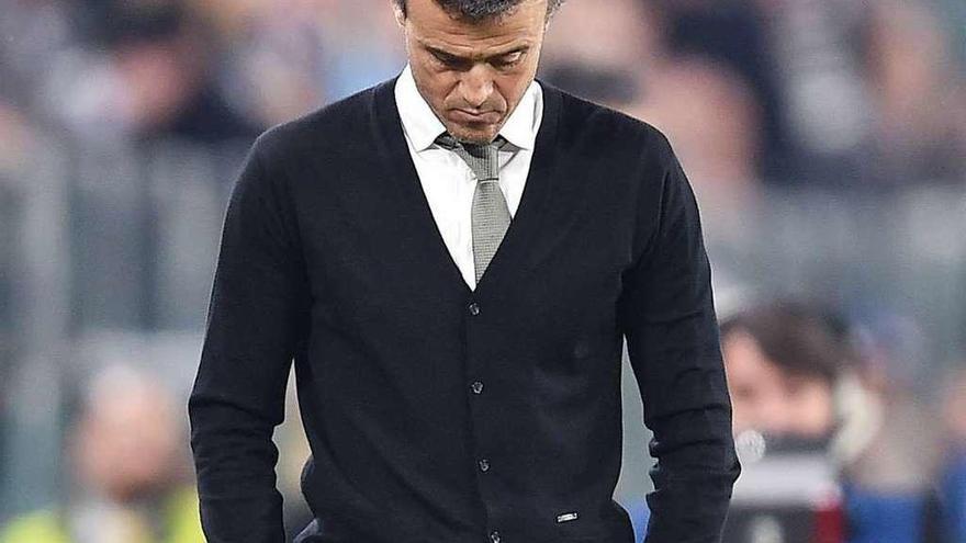 Luis Enrique, cabizbajo, en el encuentro de Champions del martes.