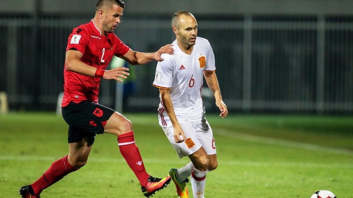 Iniesta, en su reciente partido con la selección ante Albania.