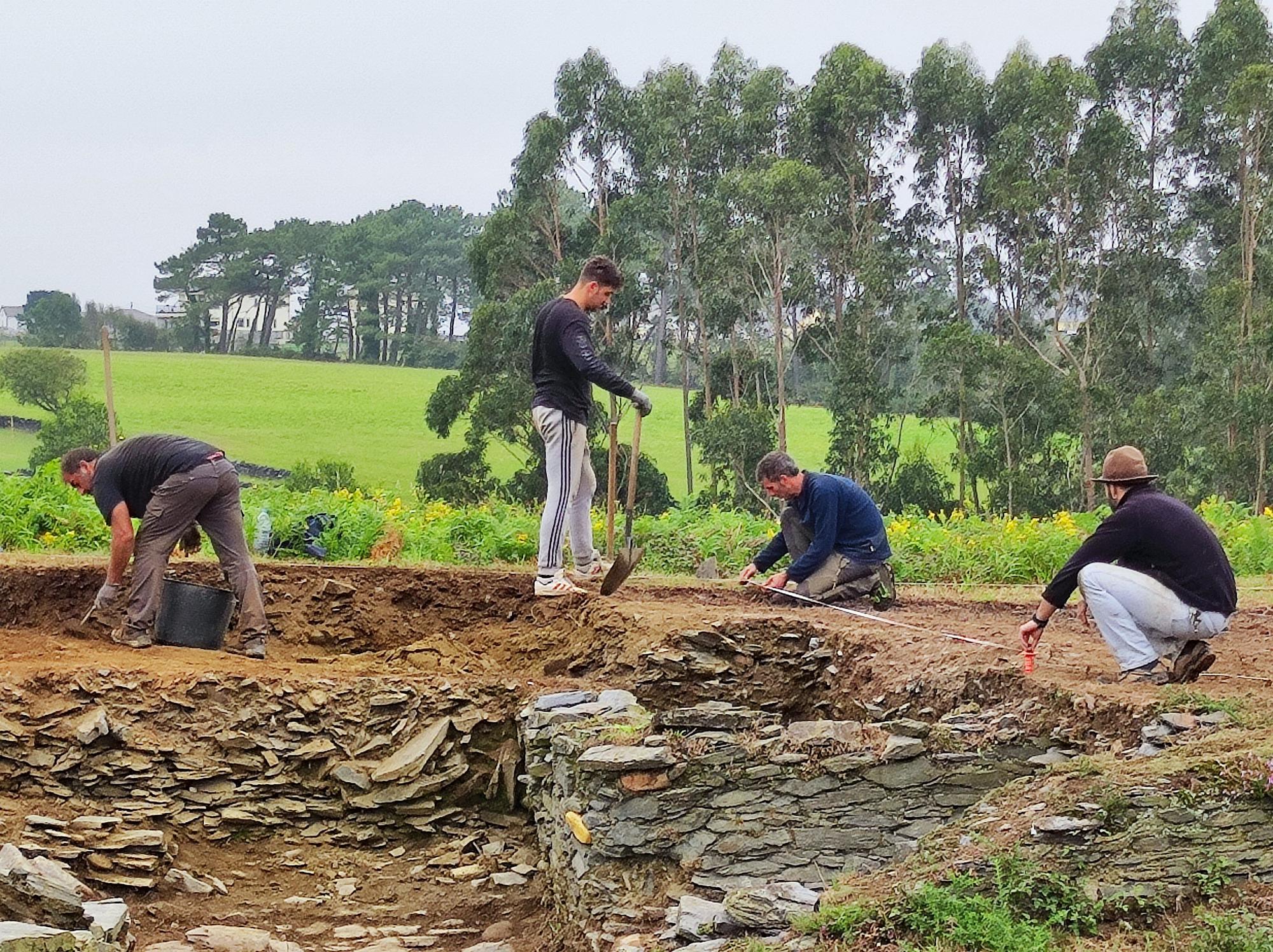 Trabajos en la segunda campaña de excavaciones de la etapa reciente del castro de Mohías