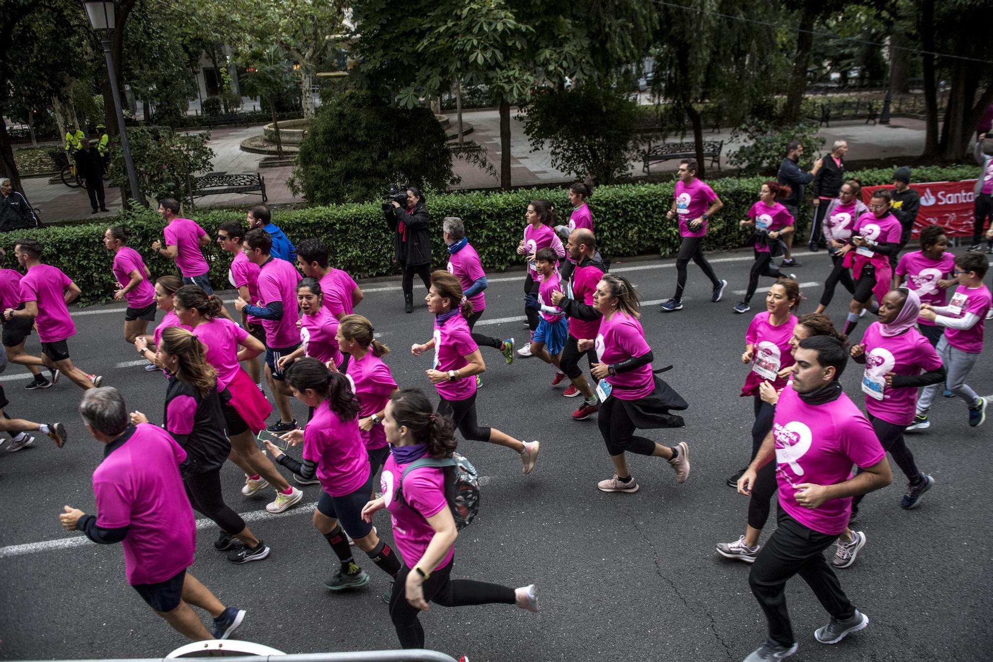 GALERÍA | Así fue la Marcha Rosa contra el cáncer en Cáceres