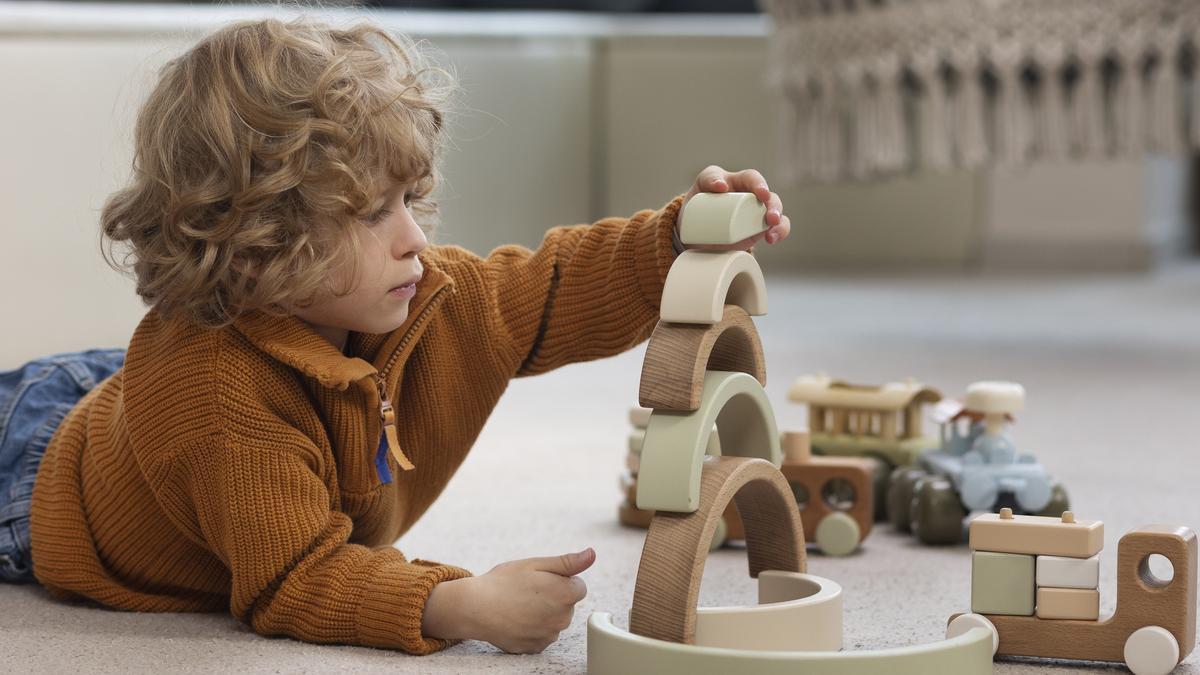 Los juguetes de toda la vida siguen de moda: de madera y educativos