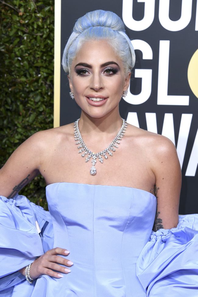 Globos de Oro 2019:  Lady Gaga con 'look' de Valentino