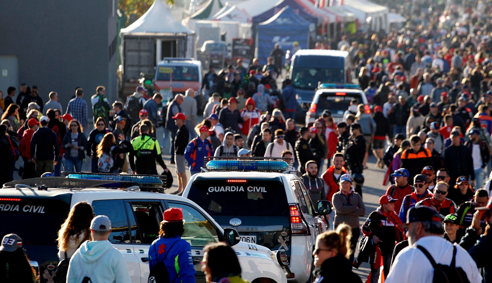 Ambiente en Cheste con las carreras de Moto2 y Moto3