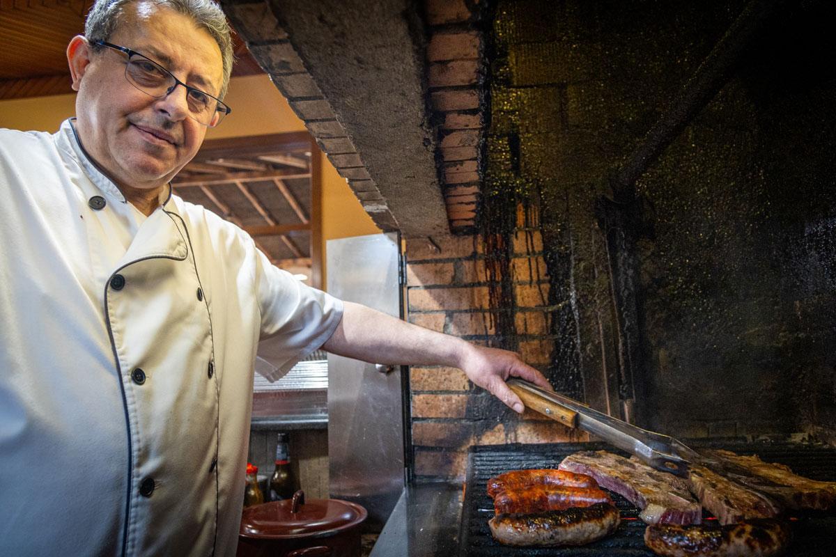 Manolo Paz, dueño de Mesón Sidrería A Balea.