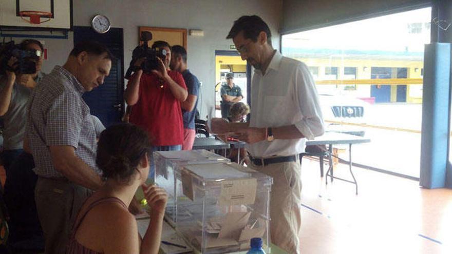 Elecciones generales: Navarro anima a votar porque &quot;es una maravilla tener una democracia&quot;