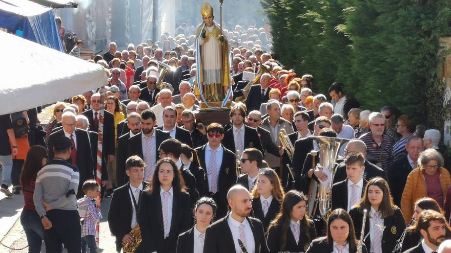 Fe y comida arropan al San Martiño en Moaña