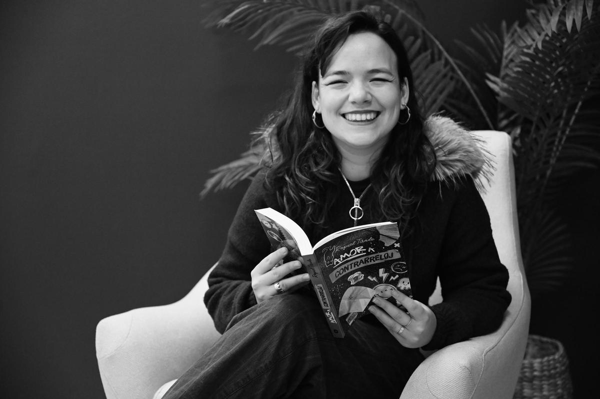 Pese a su juventud, Raquel Tirado ya cuenta con una amplia producción en el terreno de la literatura juvenil.