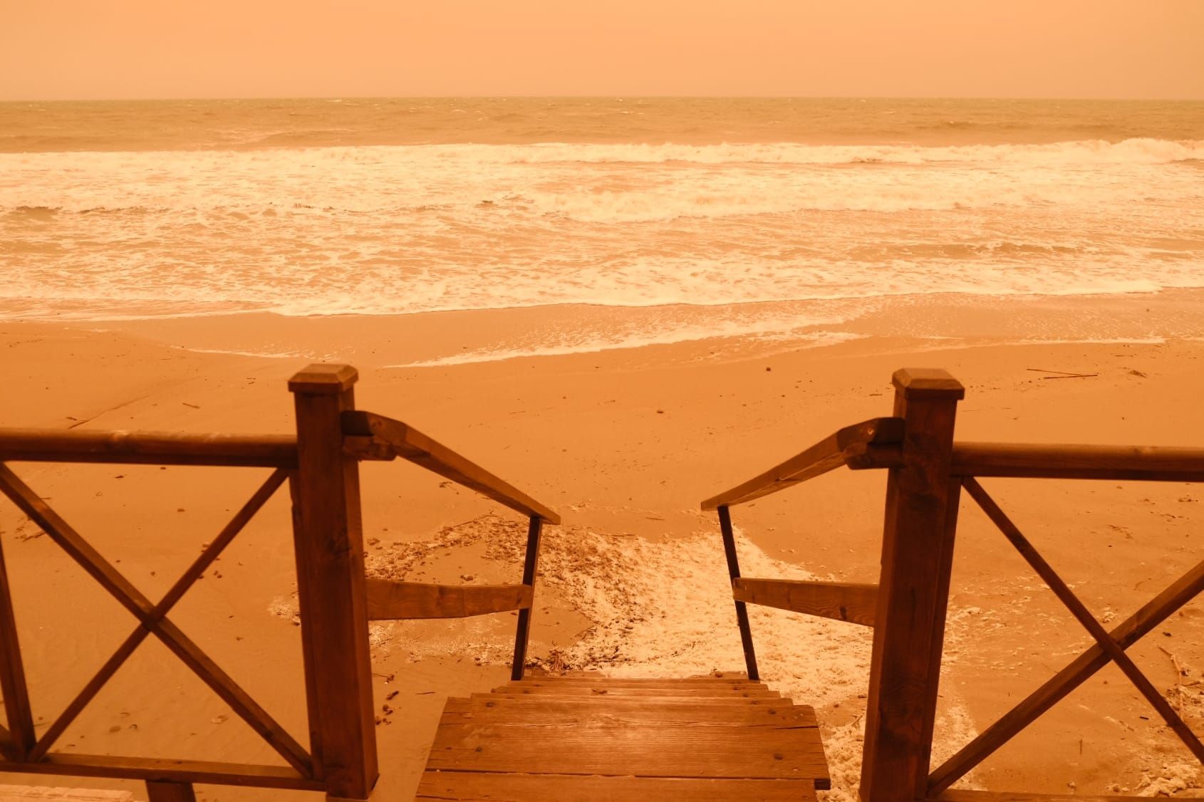 Polvo sahariano sobre La Marina