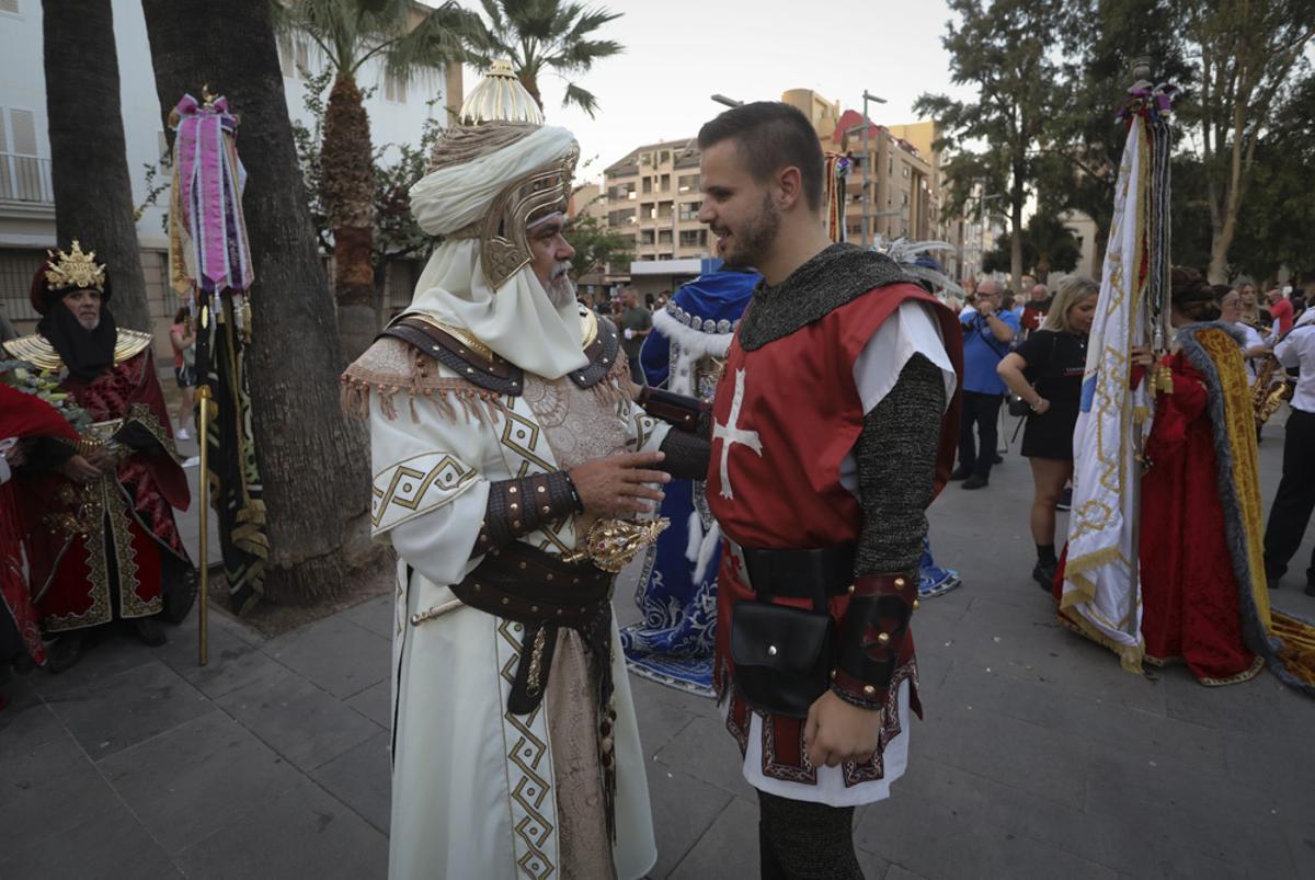 Los Moros y Cristianos de Sagunt rinden homenaje a Vicente Vayà