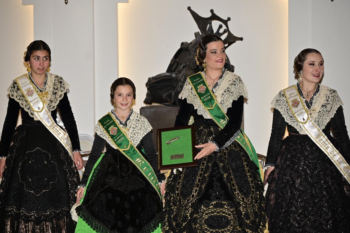 Entrega del Masclet d'Argent de la Colla a Mitges a la mejor mascletà de la Magdalena