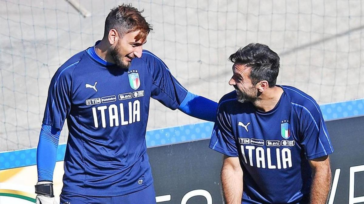 Gianluici Donnarumma y Gianlugi Buffon han compartido vestuario en la selección italiana
