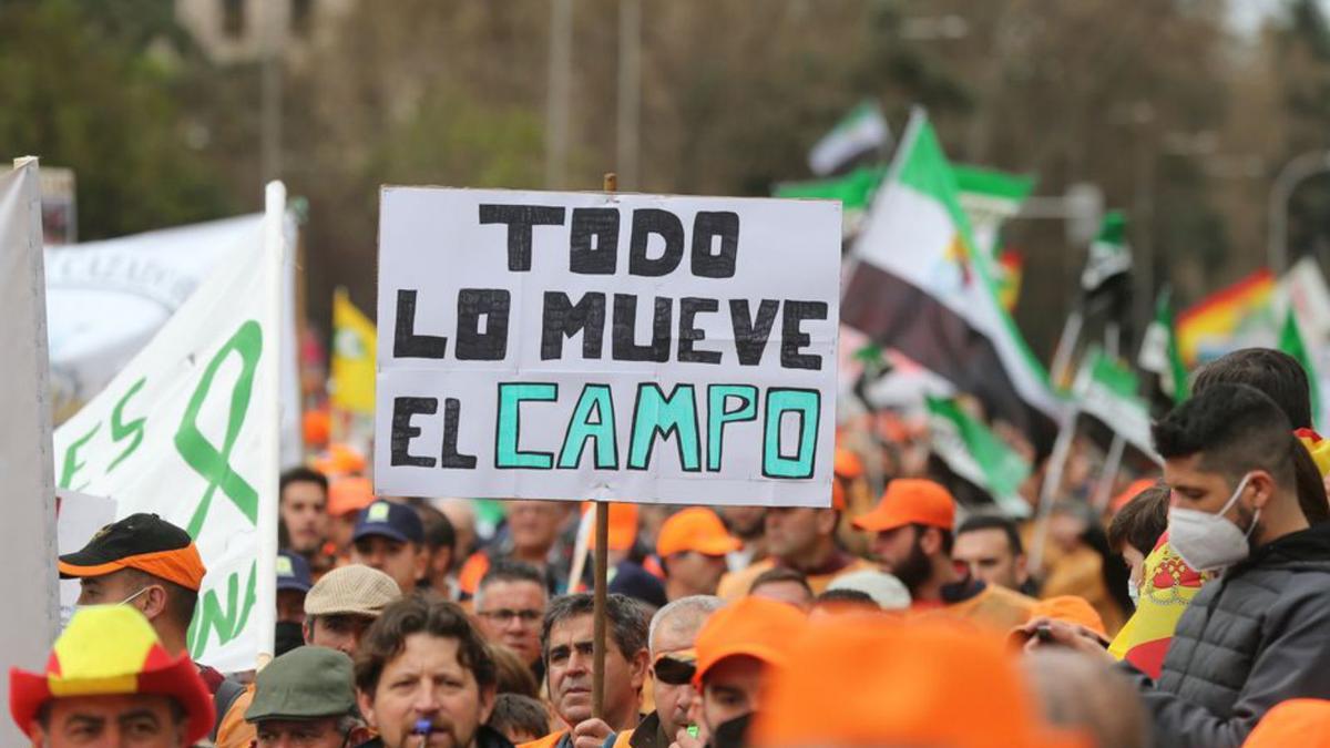 La marea de agricultores colapsó la capital de España  | EP