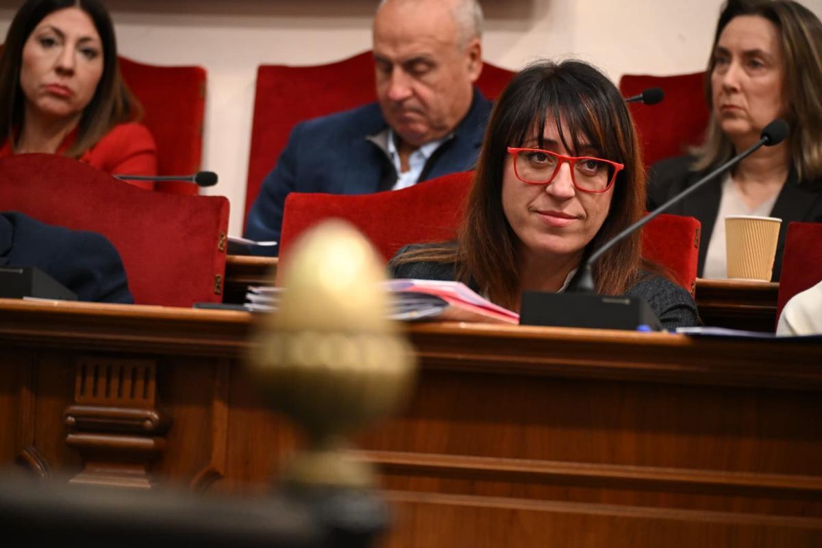 La concejal del PSOE Patricia Macià, este lunes, en el pleno de febrero.