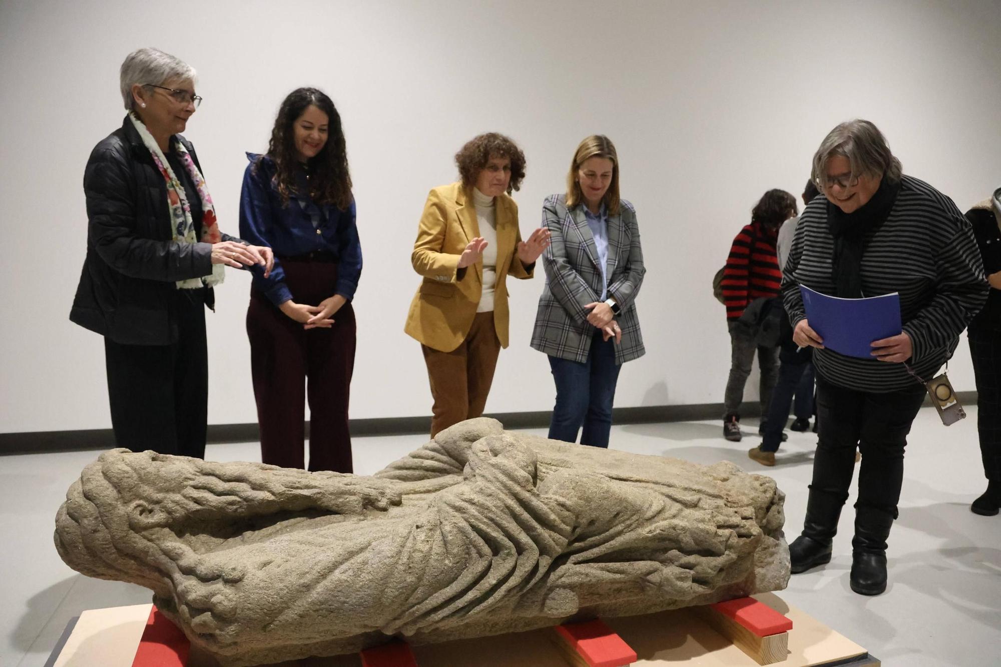 As estatuas do Pórtico da Gloria volven ao pobo