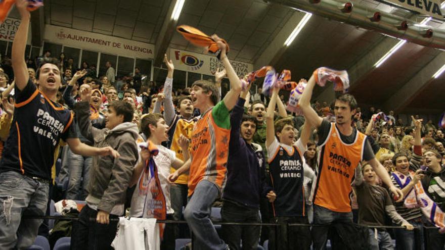 Aficionados del Valencia Basket.