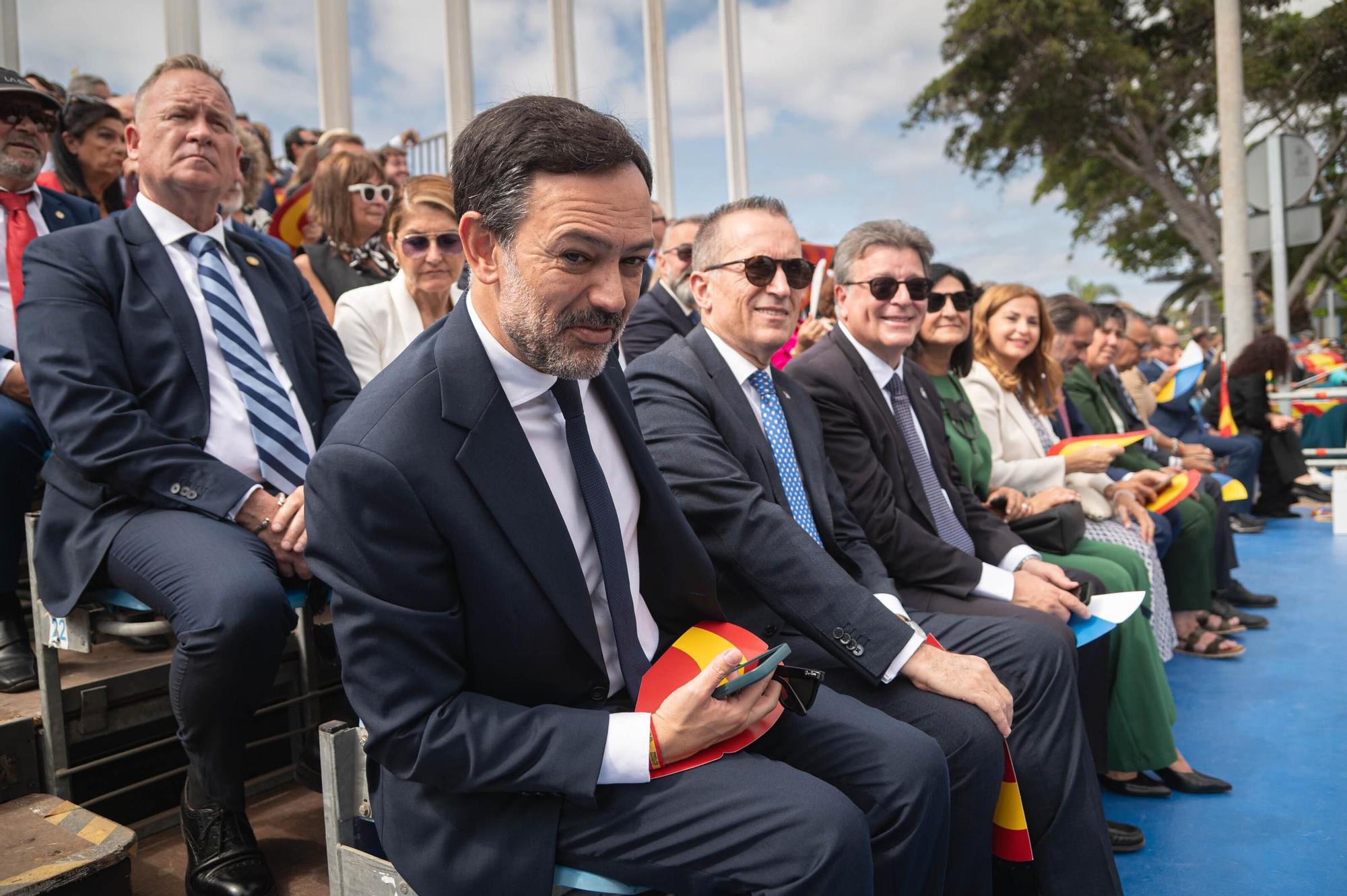 Las mejores imágenes del desfile militar de las Fuerzas Armadas en Tenerife con la presencia de Sus Majestades los Reyes