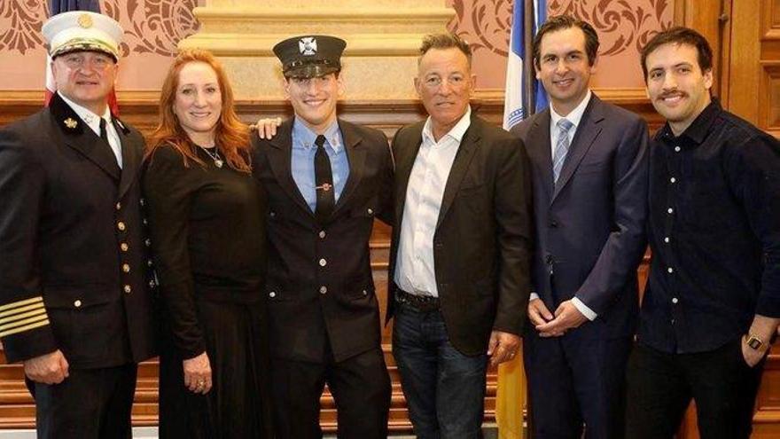 Springsteen presume de su hijo bombero