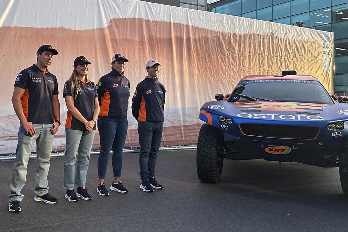 Laia Sanz y Patricia Pita, pilotos del Astara Team para el Dakar 2024