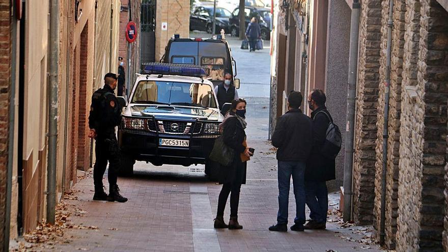 Cop policial a l&#039;entorn de Puigdemont per desviar fons a Waterloo