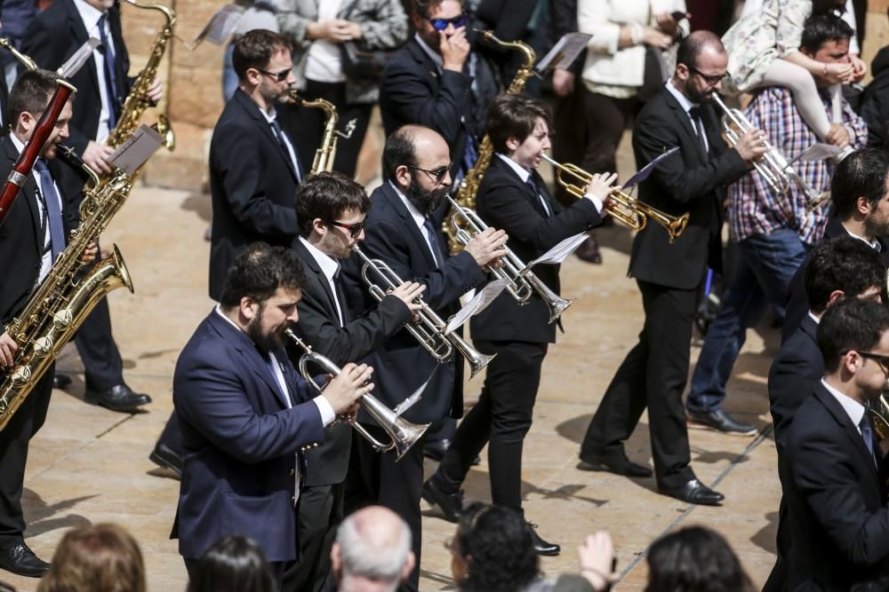 Procesión del Jesús Resucitado en Oviedo