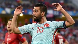 ecarrasco34399623 lens  france   21 06 2016   arda turan of turkey reacts duri170606125251