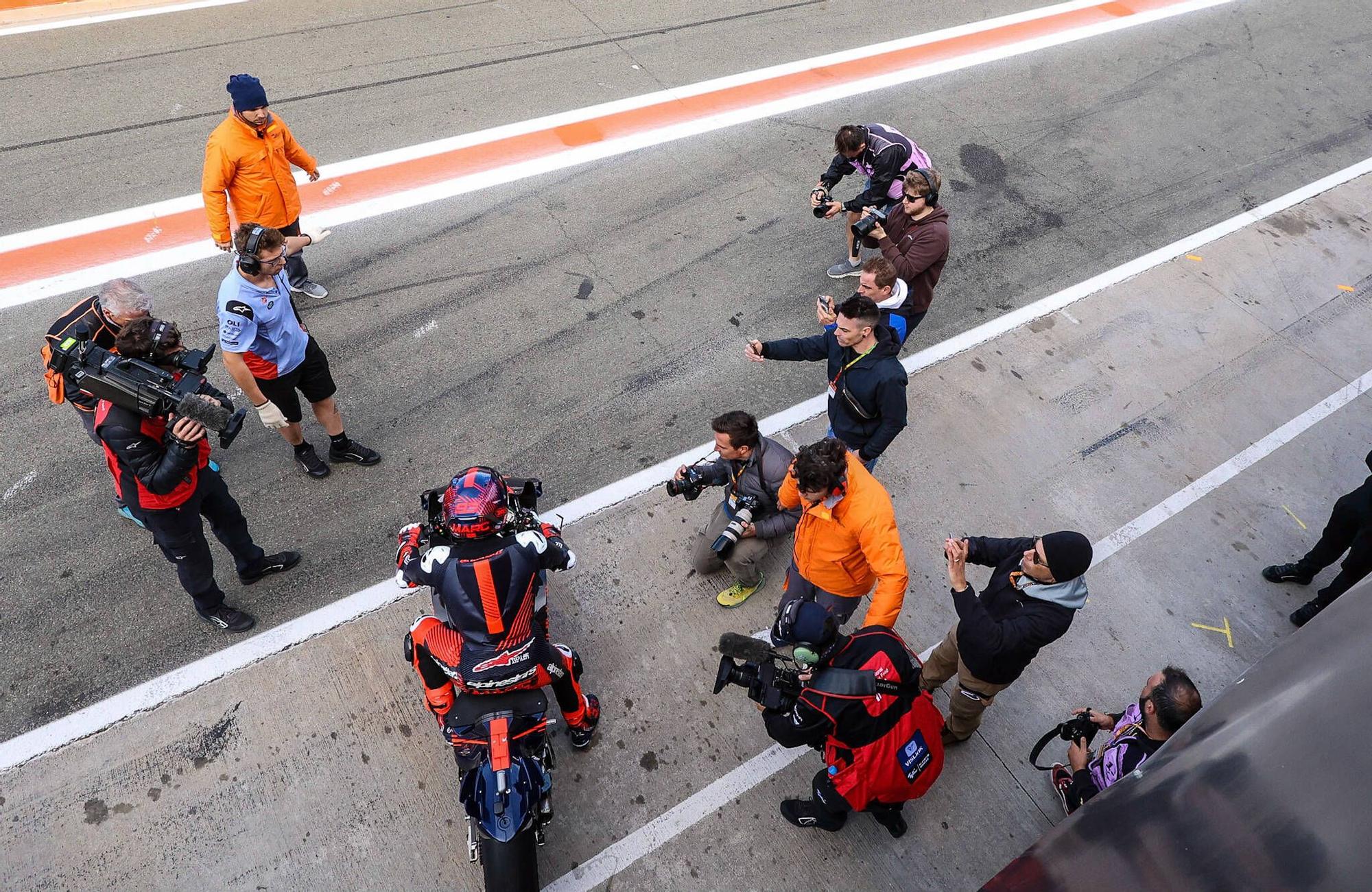 Primeras imágenes de Marc Márquez entrenando con la Ducati en Cheste