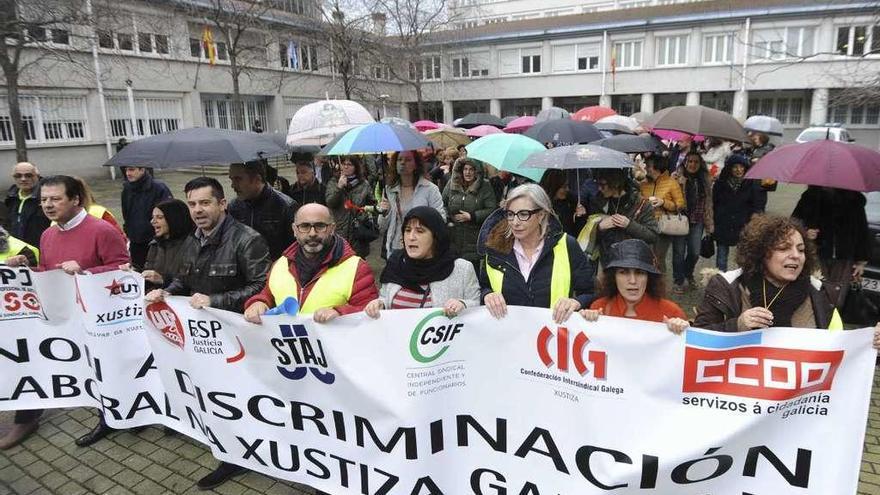 Protesta de funcionarios de Justicia en A Coruña el mes pasado.