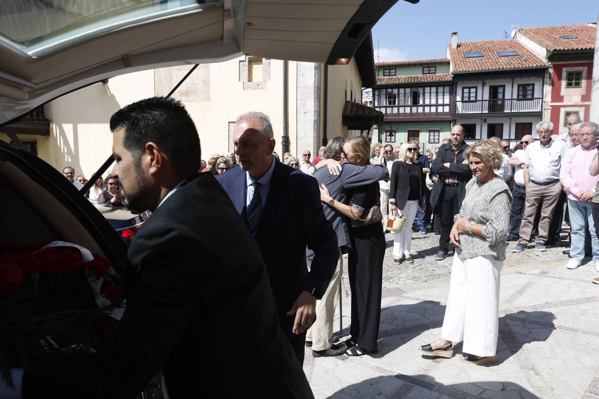 Las imágenes del funeral de Antonio Trevín en la basílica de Llanes.