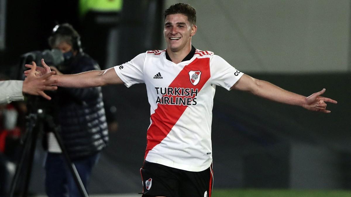 Así juega Julián Álvarez, delantero de River Plate que interesa al Barça