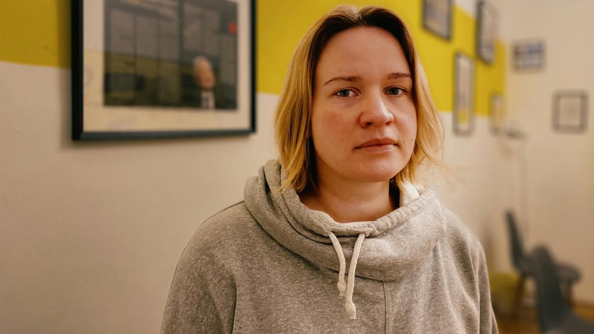 La responsable de Amnistía Internacional (AI) en Ucrania, Oksana Pokalchuk, anunció su dimisión tras un informe de esta ONG
