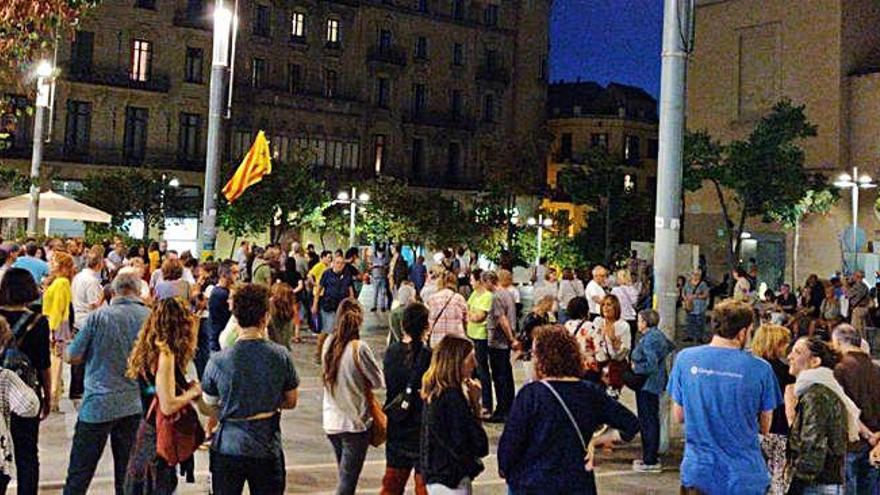 Un moment de la manifestació organitzada ahir a la plaça Sant Domènec de Manresa