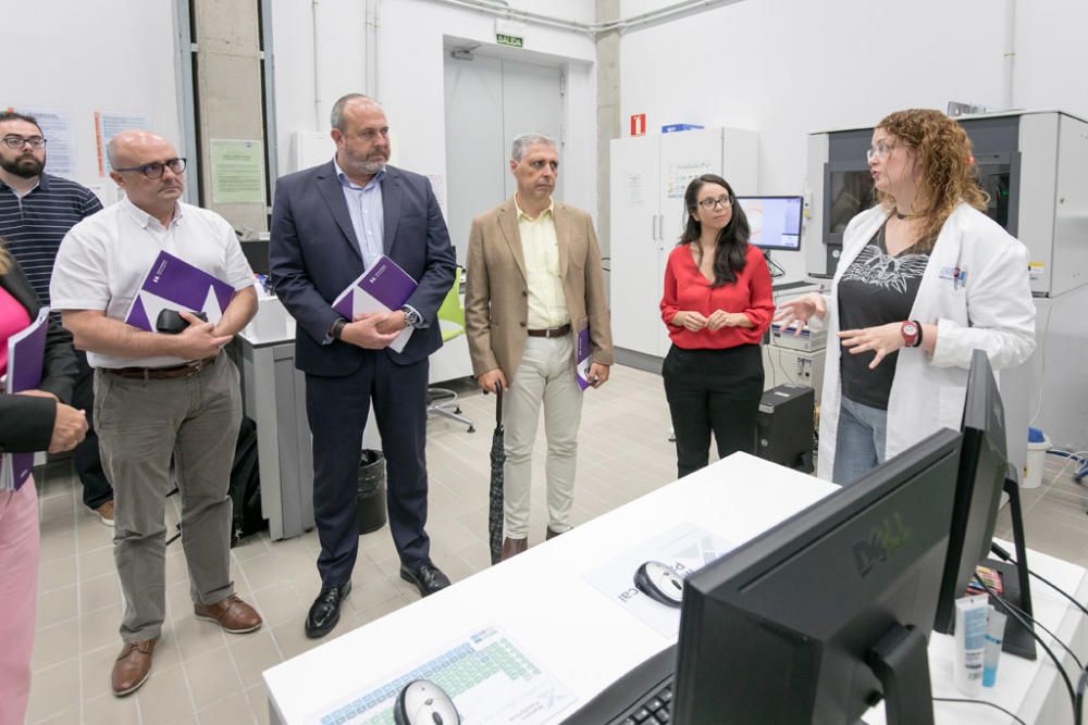 Visita a centros de investigación de la ULL