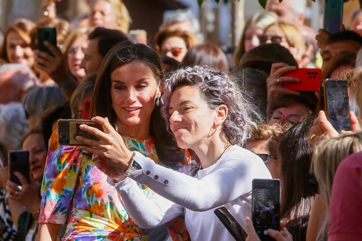 Letizia apuesta por las flores en el Premio Artes y Letras 2023