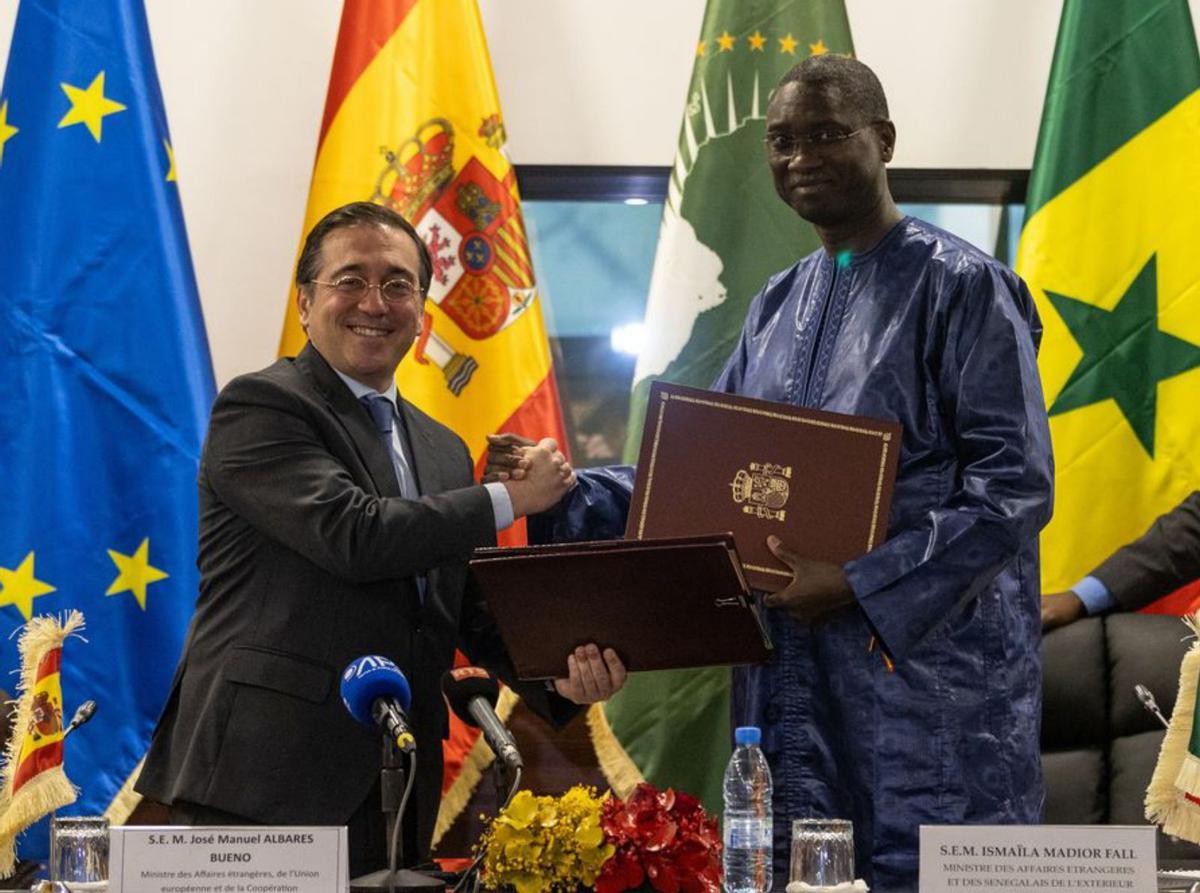 Espanya i el Senegal s’alien contra les màfies migratòries