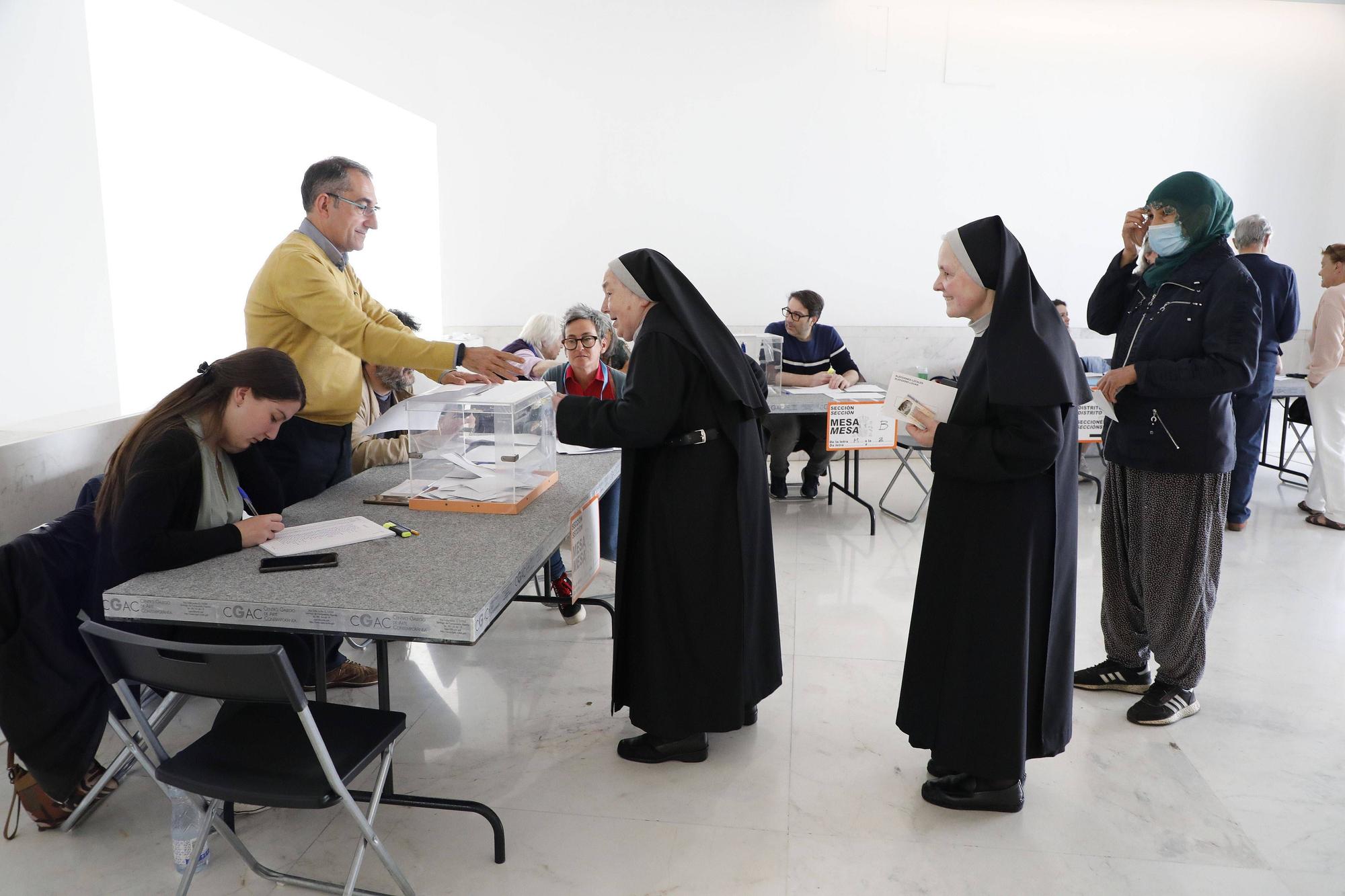 Así fue la jornada electoral en Santiago: las imágenes