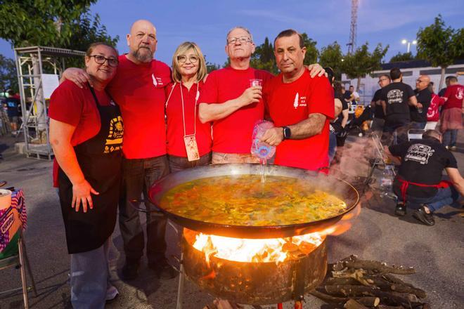 Galería: Vila-real viu una multitudinària nit d’empedrats en ple equador de les festes patronals