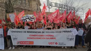 Protestas en Alicante por condiciones laborales "nefastas" en residencias de mayores