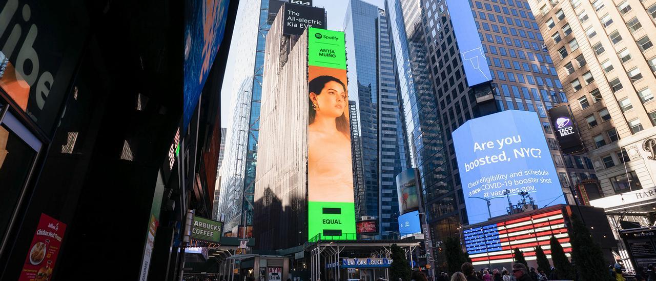 O luminoso de Antía Muíño en Times Square