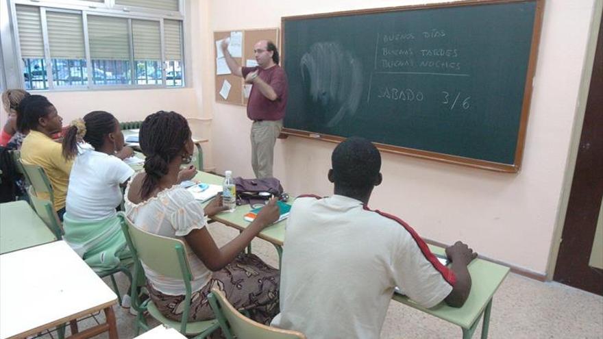 El alumnado extranjero en Aragón no llega a la universidad