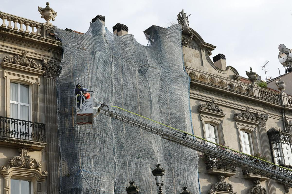 Un edificio en rehabilitación colapsa en Areal