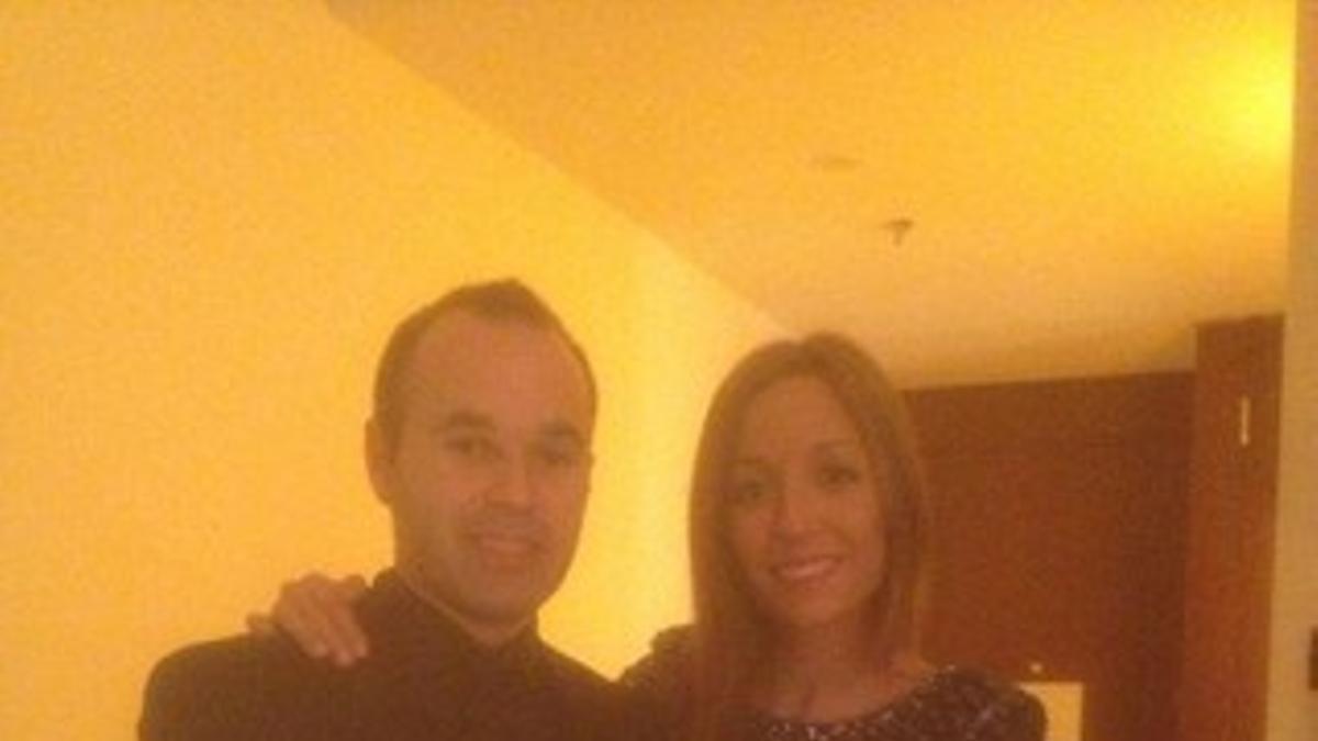 Iniesta y su mujer, tras la gala, en una foto colgada en Twitter.